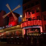 Parigi inedita! Una notte indimenticabile alloggiando nell'iconico Moulin Rouge