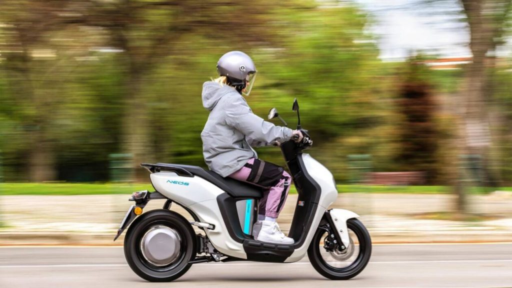 Yamaha presenta Neo's il nuovo scooter elettrico