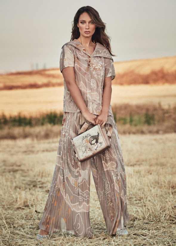 Celebrare l'unicità di ogni donna con una borsa