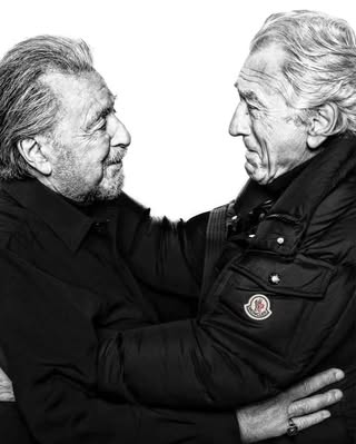 De Niro e Al Pacino abbraccio Moncler qph IG