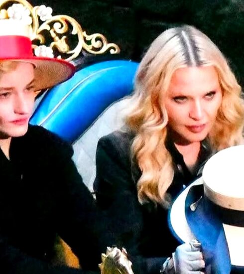 madonna e Julia Garner ph ig