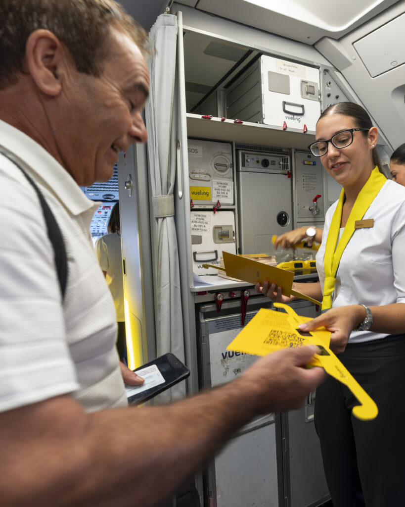 Vueling eclissi solare ph Press