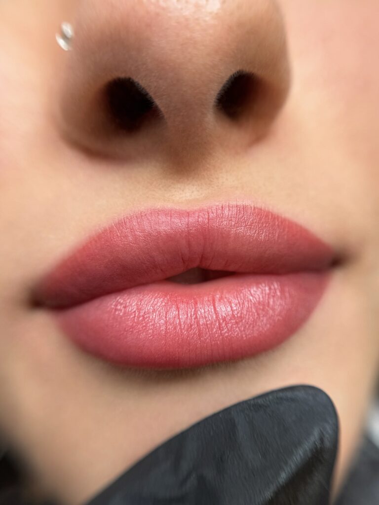 Rossella Poerio - Permanent Make Up ph Press